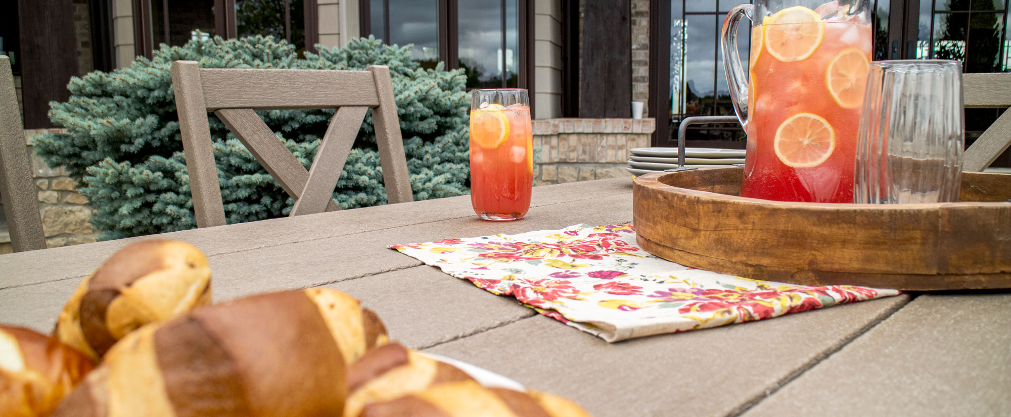 20 Cheers-Worthy Patio Bar Ideas